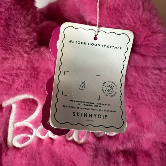 NWT Skinnydip x Barbie Pink Grab Bag Fluff Fur Mini Tote 2023 Limited Edition - Picture 3 of 8